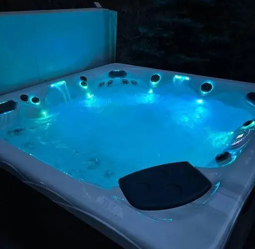 The A On Red Field, Hot Tub, Tesla Charger, A/c Holiday home Mountainaire