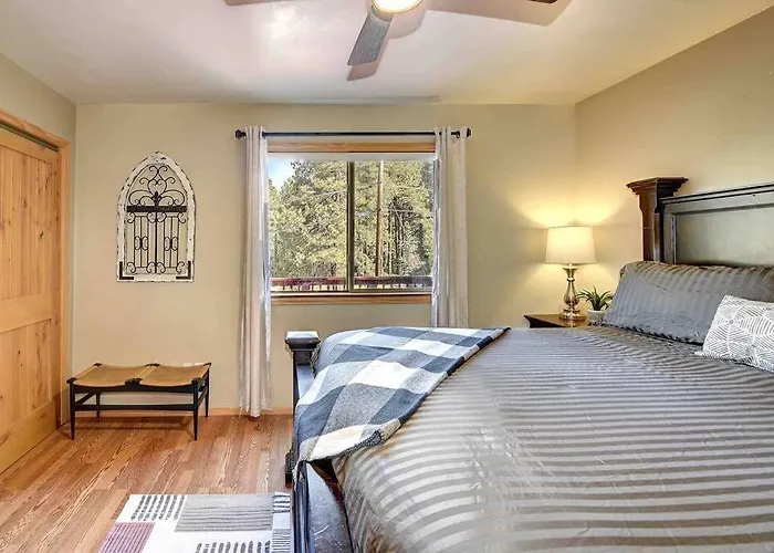 The A On Red Field, Hot Tub, Tesla Charger, A/c Holiday home *