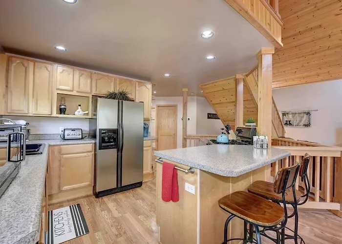 The A On Red Field, Hot Tub, Tesla Charger, A/c Holiday home *
