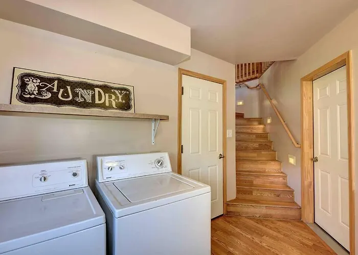 Holiday home The A On Red Field, Hot Tub, Tesla Charger, A/c Mountainaire